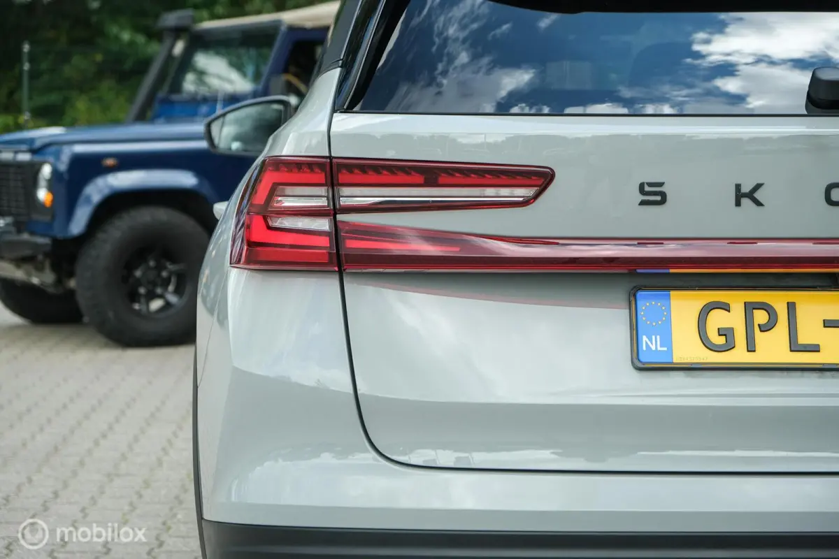 1.5 TSI PHEV Business Edition | Pano | Elec trekhaak | DAB+ | Camera | Chrystal Lightning | Memory | ACC | Sfeerverlichting | Stoelverwarming