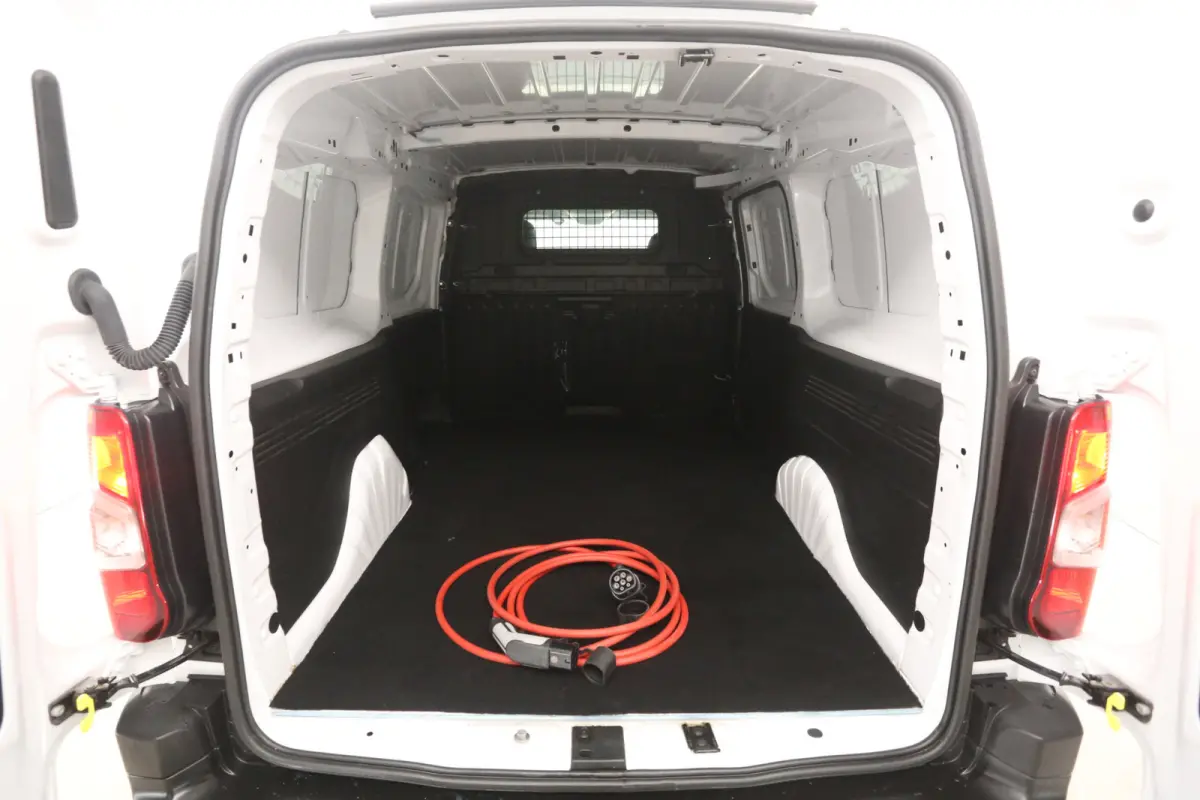 Elektrisch 136pk L2 50 kWh | Snelladen | SOH 94% | Airco | Cruise | Parkeersens.