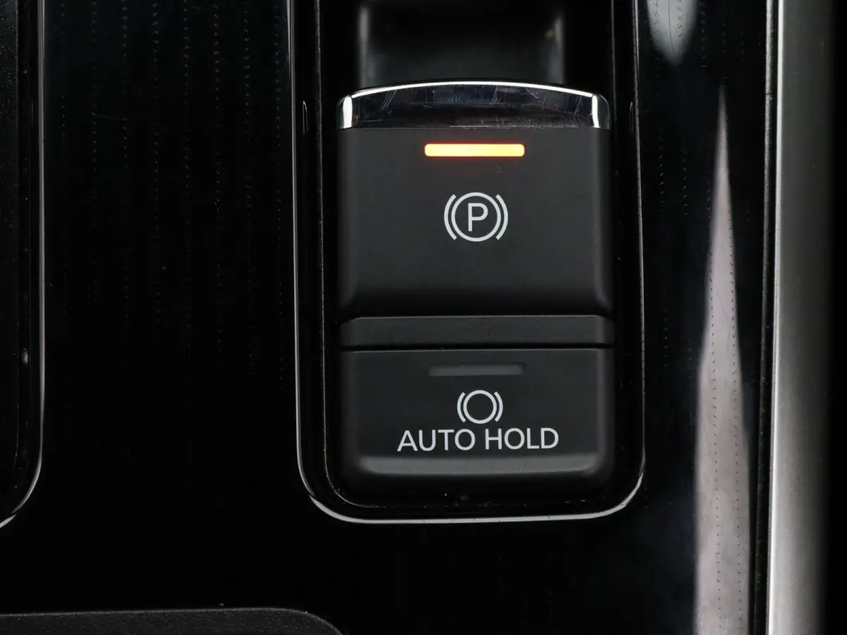 225pk PHEV Instyle Apple Carplay/Android Auto | Climate
