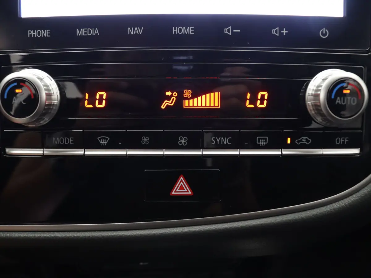 225pk PHEV Instyle Apple Carplay/Android Auto | Climate