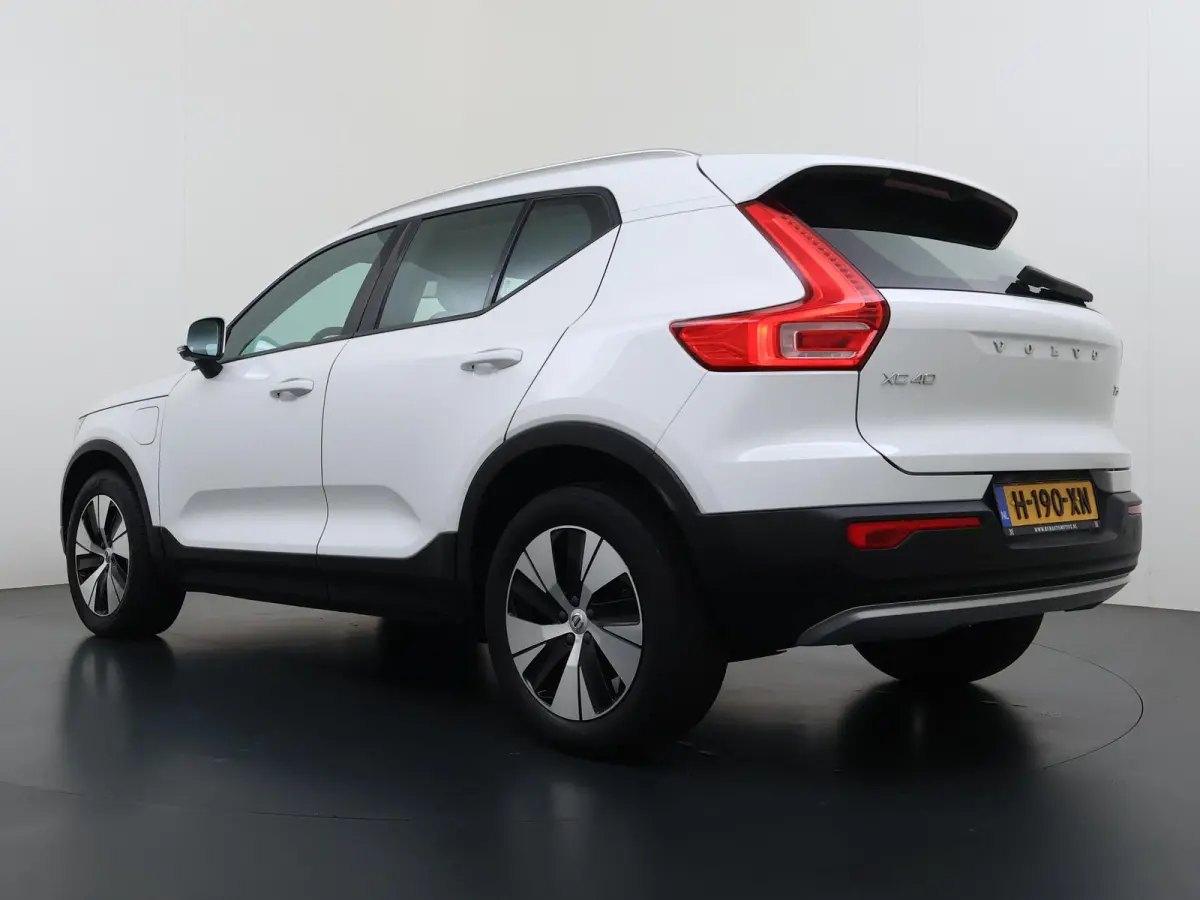 1.5 T5 Twin Engine Momentum Pro VAN:27.900,- VOOR:24.877,- UW HERFSTVOORDEEL:3.023,- | ORIGINEEL NEDERLANDSE AUTO MET NAP | PLUG-IN HYBRIDE | PILOT ASSIST | ADAPTIVE CRUISE CONTROL | ELEKTRI