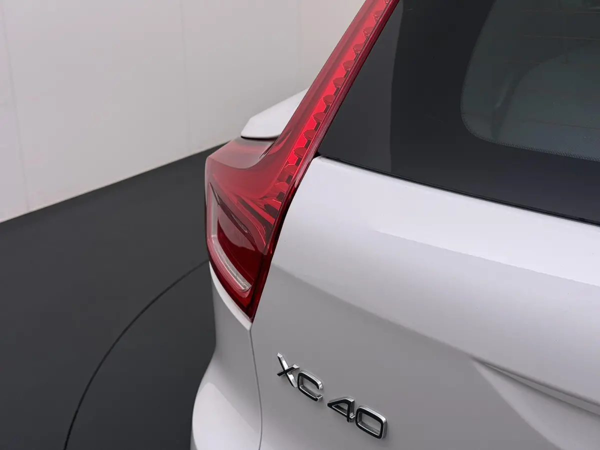 1.5 T5 Twin Engine Momentum Pro VAN:27.900,- VOOR:24.877,- UW HERFSTVOORDEEL:3.023,- | ORIGINEEL NEDERLANDSE AUTO MET NAP | PLUG-IN HYBRIDE | PILOT ASSIST | ADAPTIVE CRUISE CONTROL | ELEKTRI