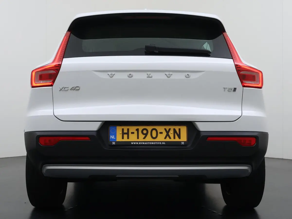 1.5 T5 Twin Engine Momentum Pro VAN:27.900,- VOOR:24.877,- UW HERFSTVOORDEEL:3.023,- | ORIGINEEL NEDERLANDSE AUTO MET NAP | PLUG-IN HYBRIDE | PILOT ASSIST | ADAPTIVE CRUISE CONTROL | ELEKTRI
