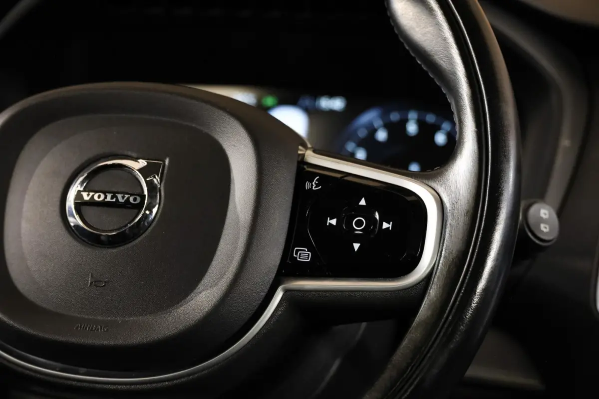 2.0 T8 Recharge AWD Inscription|7P|Pano|HUD|H&K|