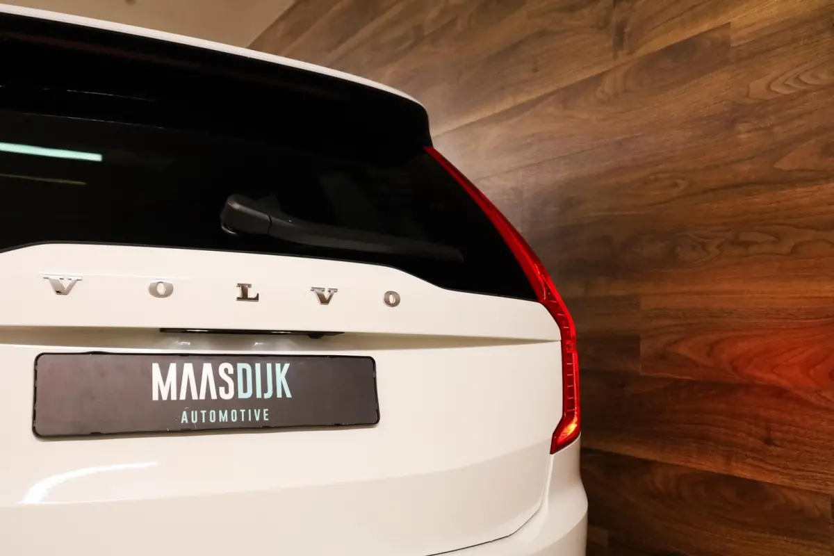 2.0 T8 Recharge AWD Inscription|7P|Pano|HUD|H&K|