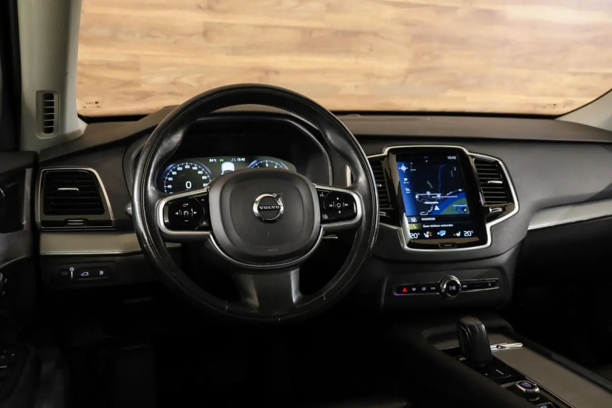 2.0 T8 Recharge AWD Inscription|7P|Pano|HUD|H&K|
