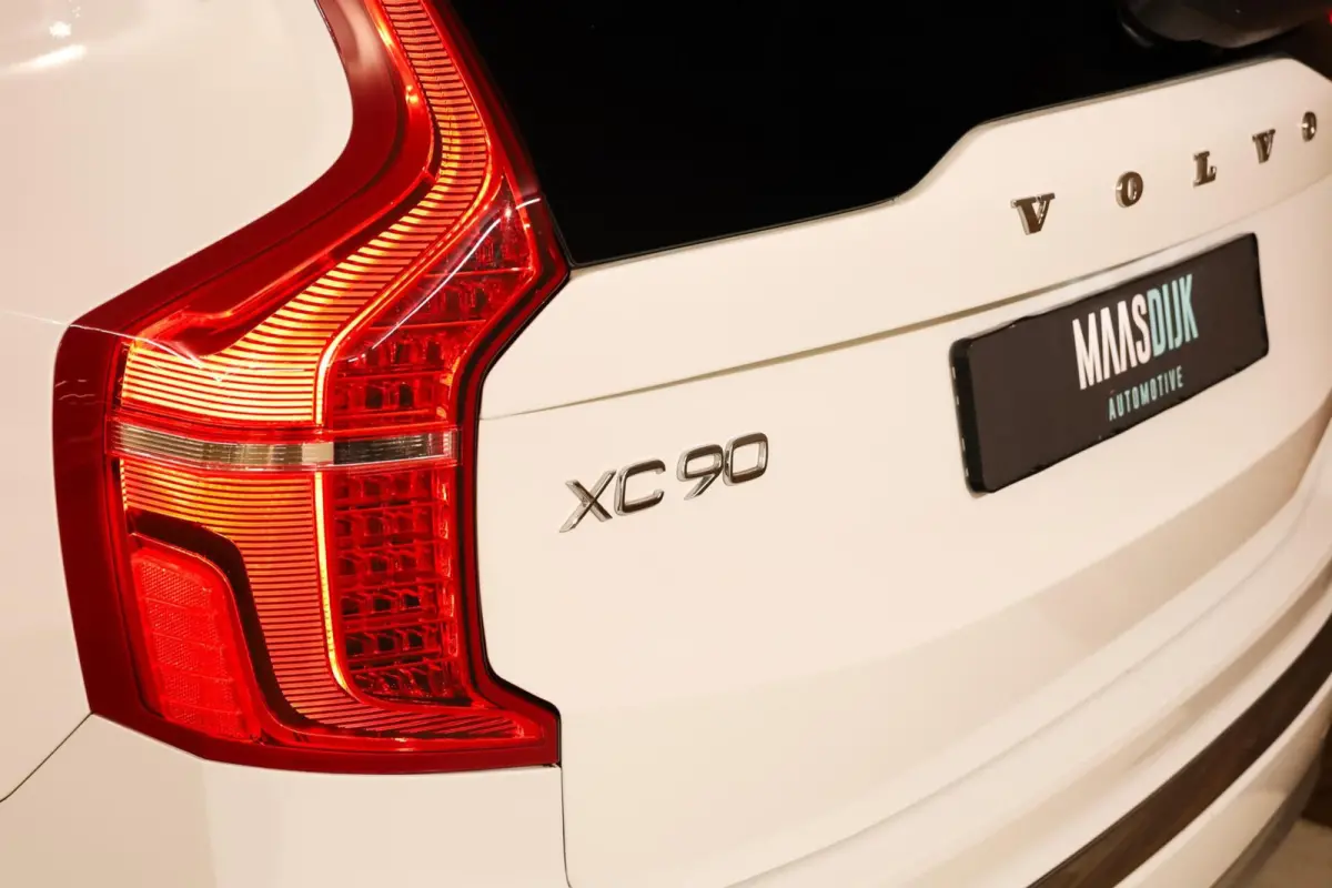 2.0 T8 Recharge AWD Inscription|7P|Pano|HUD|H&K|