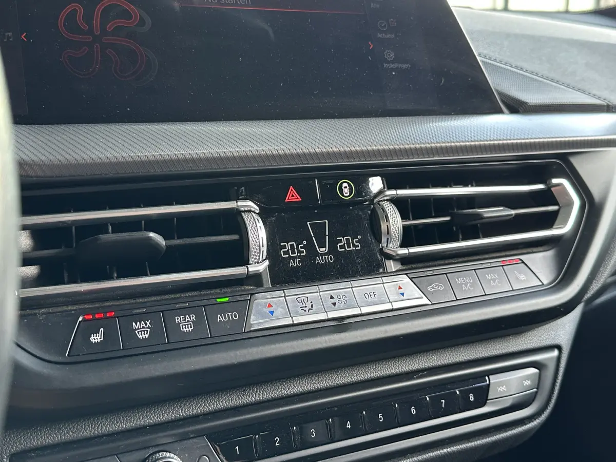 118i | M-Sport | AUT | 5-Deurs | HiFi | Performance | CarPlay | Navi PRO |
