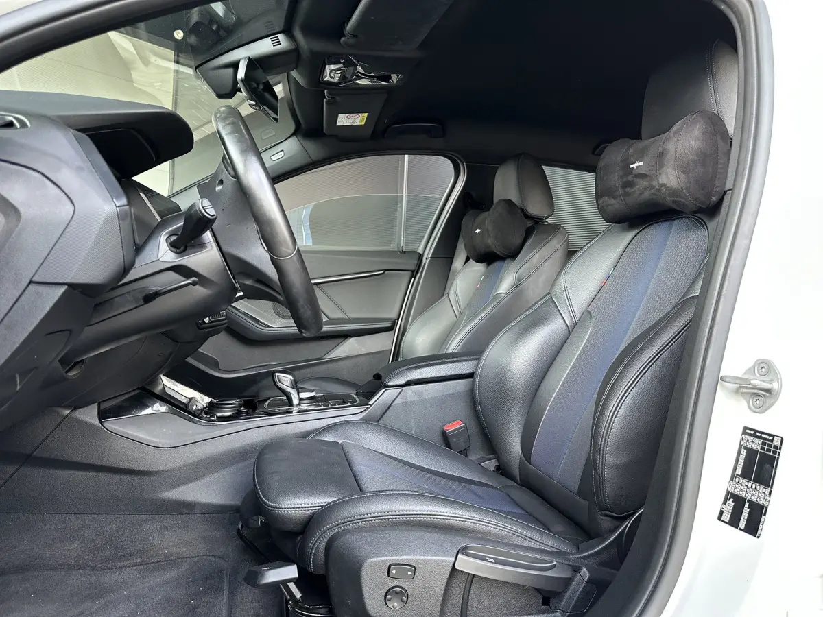 118i | M-Sport | AUT | 5-Deurs | HiFi | Performance | CarPlay | Navi PRO |