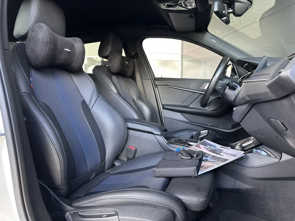 118i | M-Sport | AUT | 5-Deurs | HiFi | Performance | CarPlay | Navi PRO |