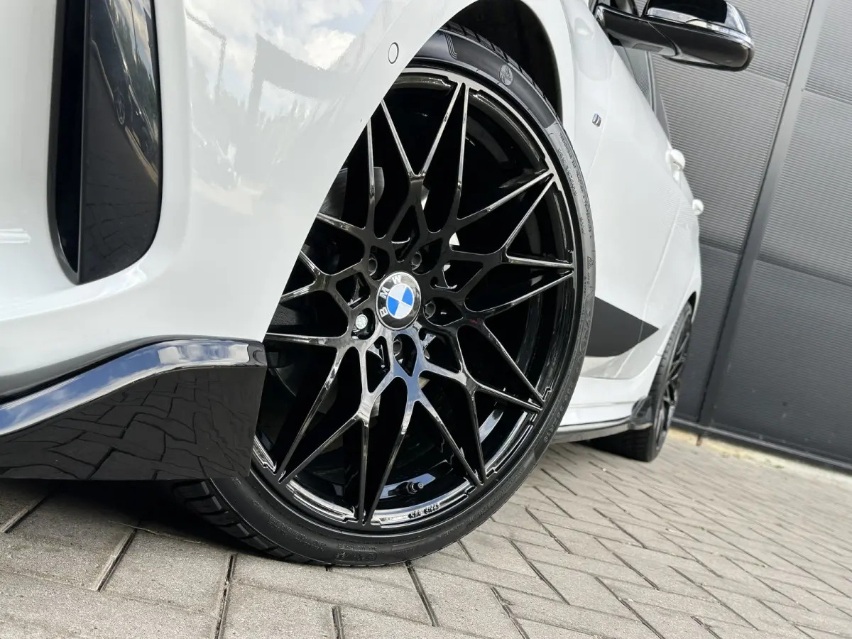 118i | M-Sport | AUT | 5-Deurs | HiFi | Performance | CarPlay | Navi PRO |