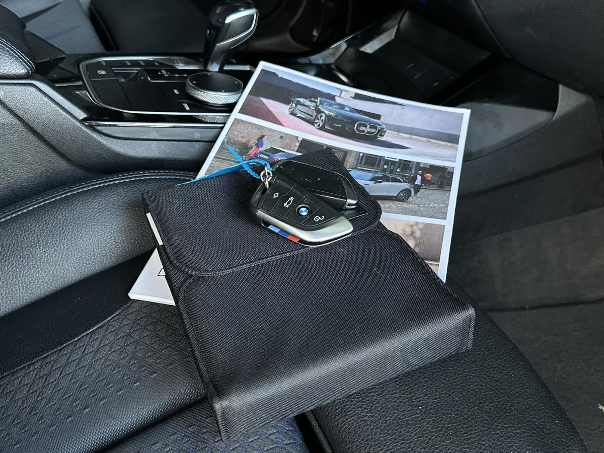 118i | M-Sport | AUT | 5-Deurs | HiFi | Performance | CarPlay | Navi PRO |