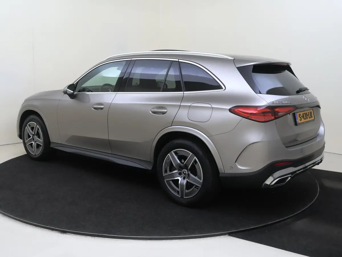 4MATIC AMG Line Premium/ AIRMATIC/ Achterasbesturing/ Memory/ Panoramadak / 360 Camera/ Digital Light