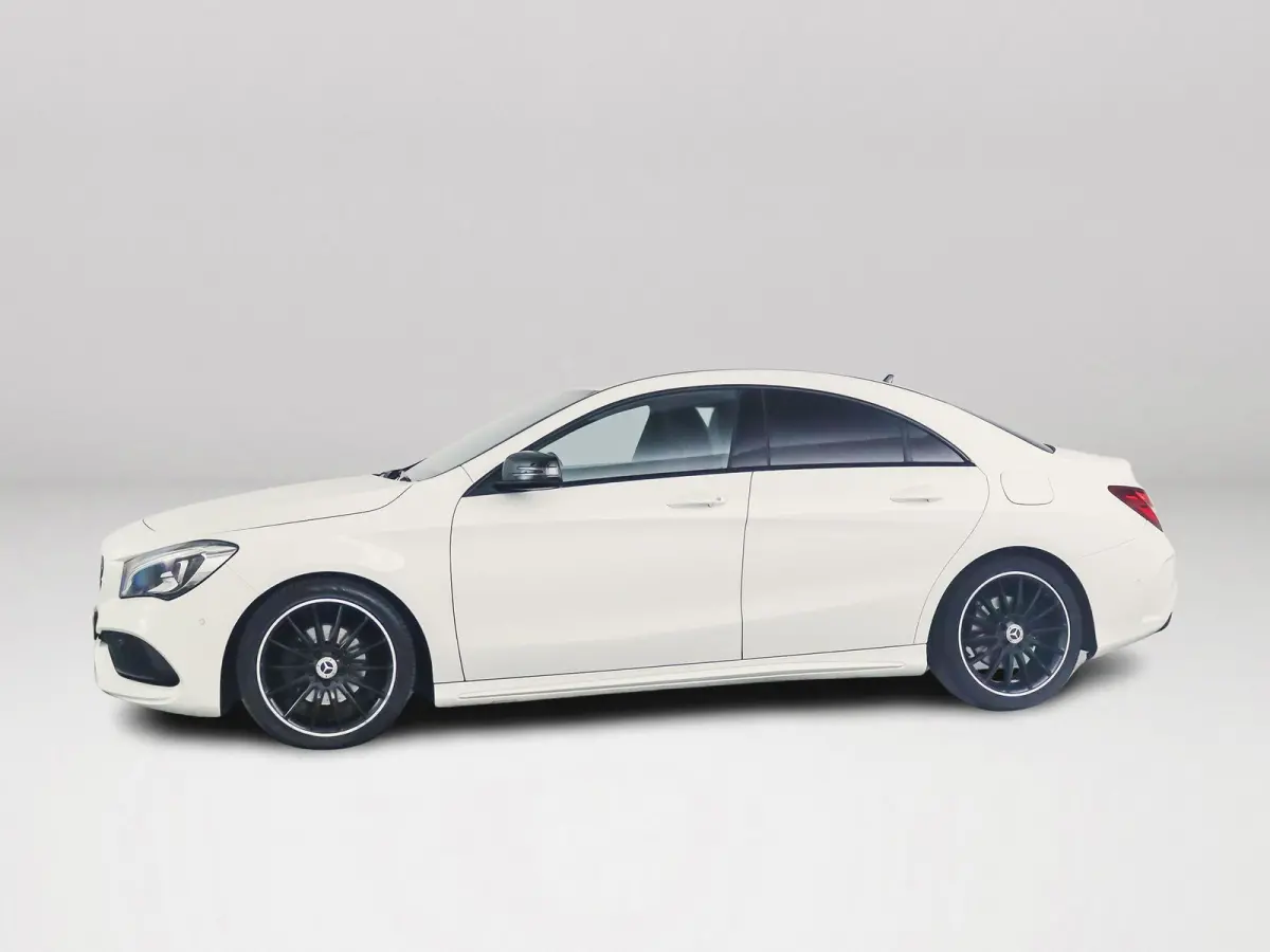 180 AMG Night Edition Plus | Park assist | Airco | Cruise control | Getint glas