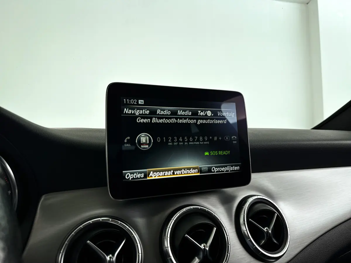 180 AMG Night Edition Plus | Park assist | Airco | Cruise control | Getint glas