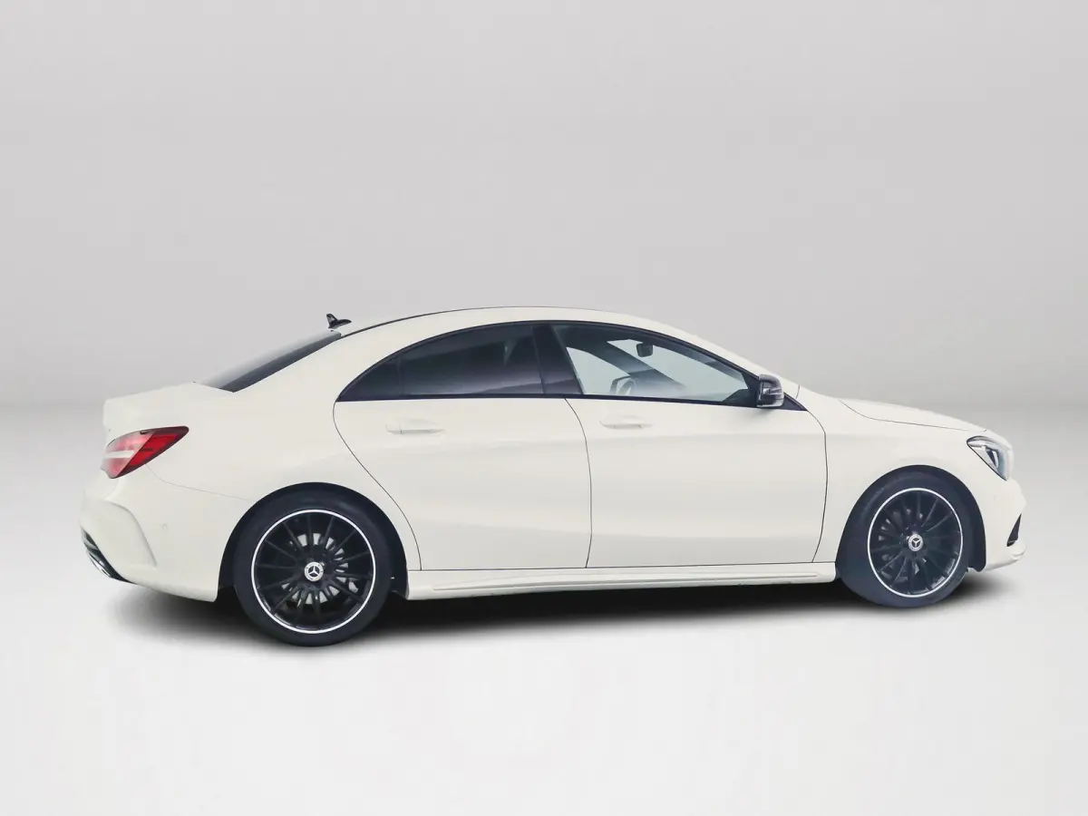 180 AMG Night Edition Plus | Park assist | Airco | Cruise control | Getint glas