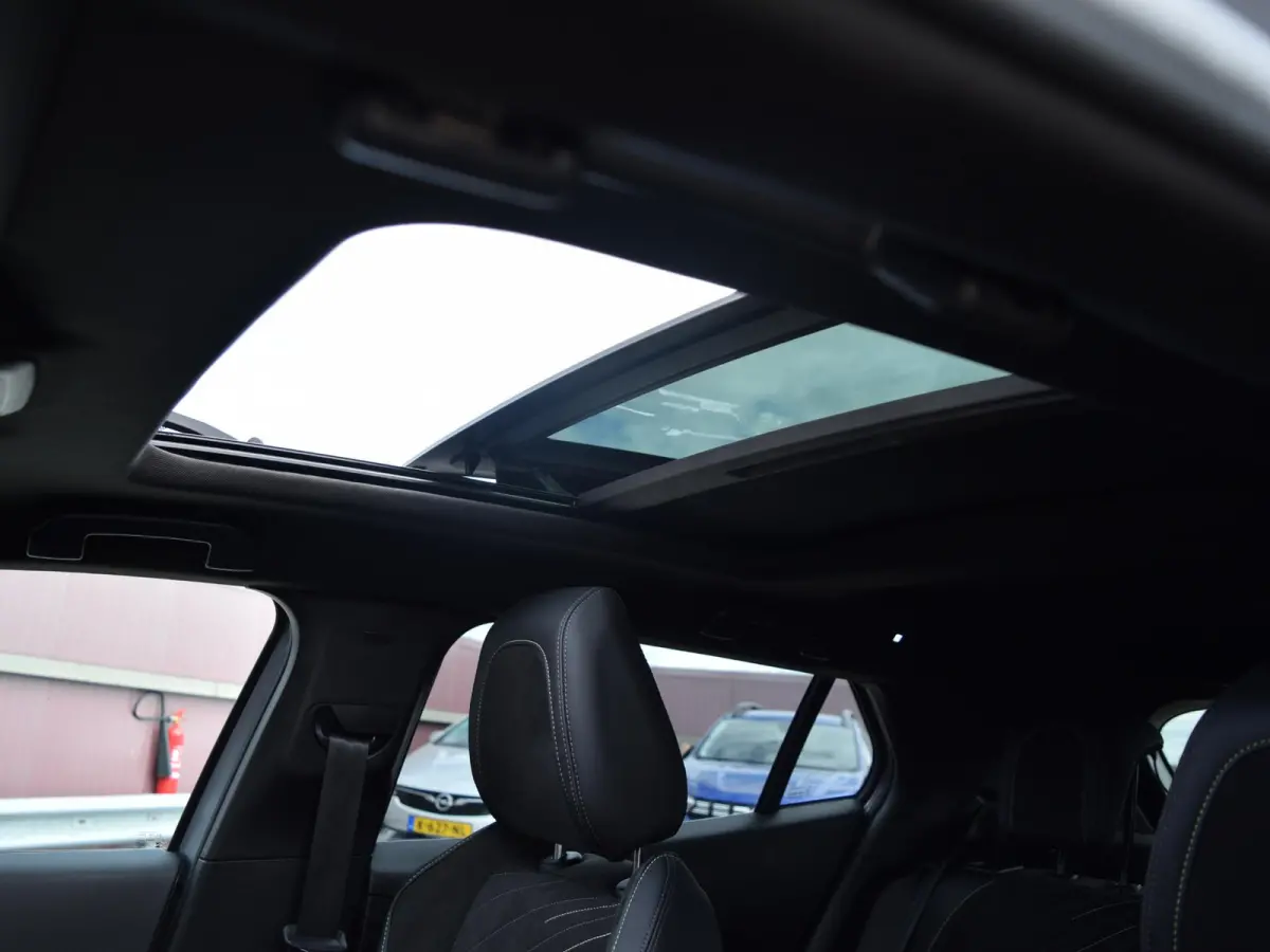 1.2 PureTech GT Pack l Stoel VW l Elektrische bestuurdersstoel l Schuif kantel dak l 360 camera