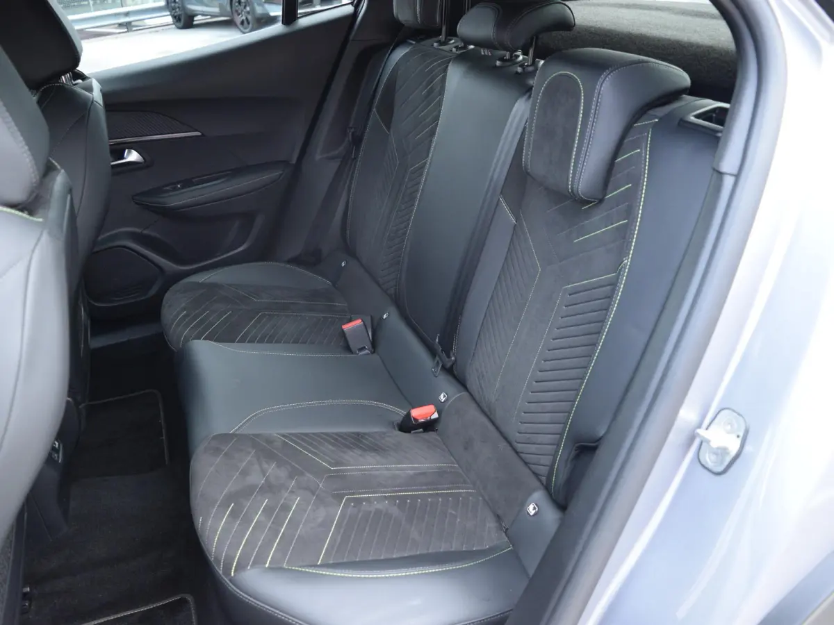 1.2 PureTech GT Pack l Stoel VW l Elektrische bestuurdersstoel l Schuif kantel dak l 360 camera