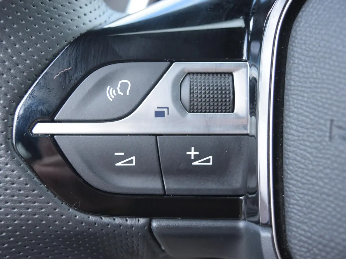 1.2 PureTech GT Pack l Stoel VW l Elektrische bestuurdersstoel l Schuif kantel dak l 360 camera
