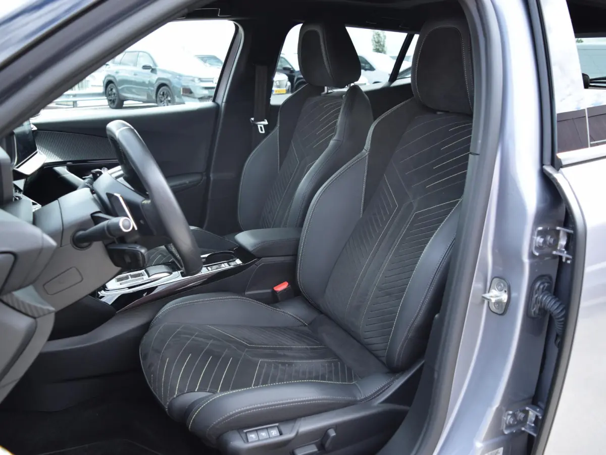 1.2 PureTech GT Pack l Stoel VW l Elektrische bestuurdersstoel l Schuif kantel dak l 360 camera