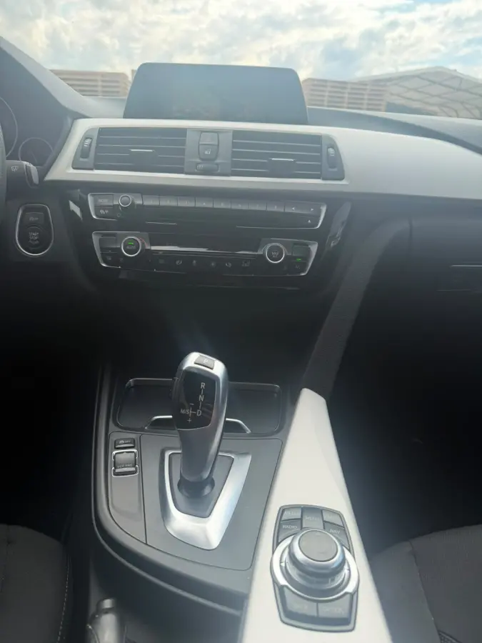 318i Centennial Executive | 3/6 OF 12 MND GARANTIE | NAVI | CLIMA | CRUISE | GOED ONDERHOUDEN |