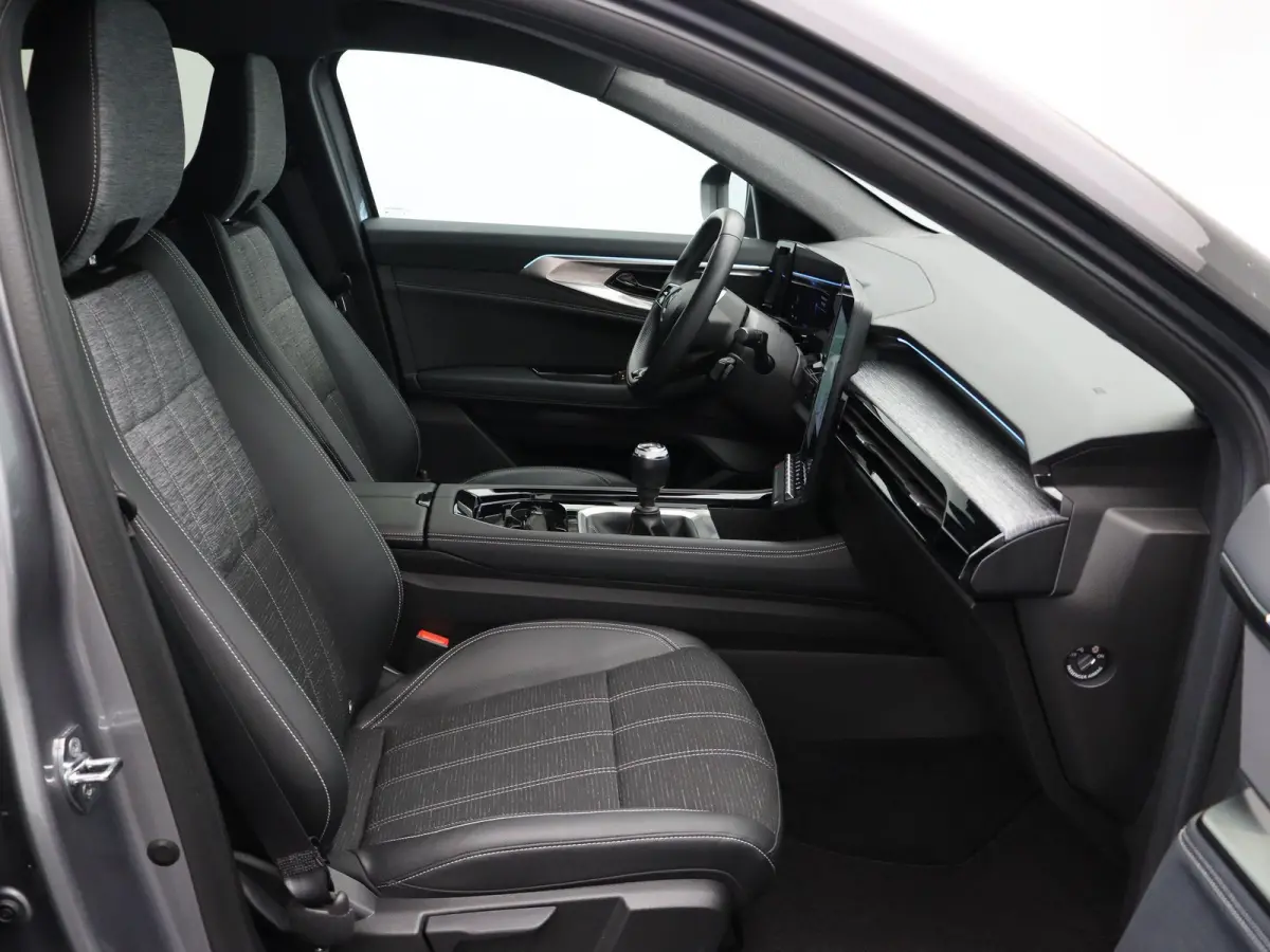 mild hybrid advanced 130pk techno | Trekhaak | 360 graden camera | Elektrisch verwarmbare voorruit | Dodehoekdetectie met correctie |
