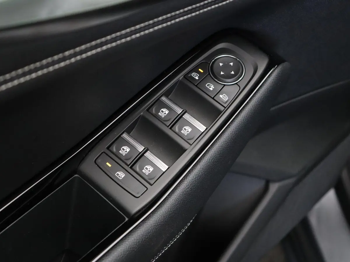 mild hybrid advanced 130pk techno | Trekhaak | 360 graden camera | Elektrisch verwarmbare voorruit | Dodehoekdetectie met correctie |