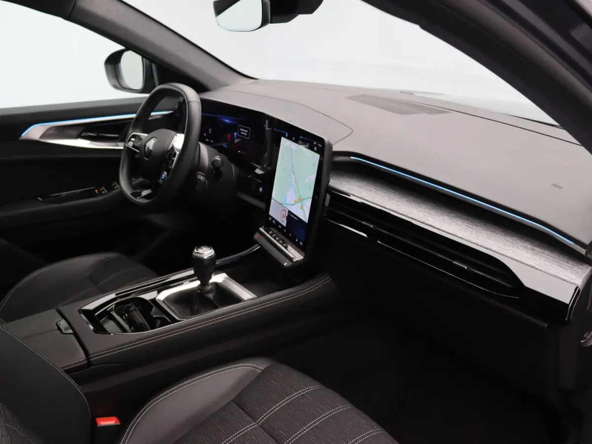 mild hybrid advanced 130pk techno | Trekhaak | 360 graden camera | Elektrisch verwarmbare voorruit | Dodehoekdetectie met correctie |