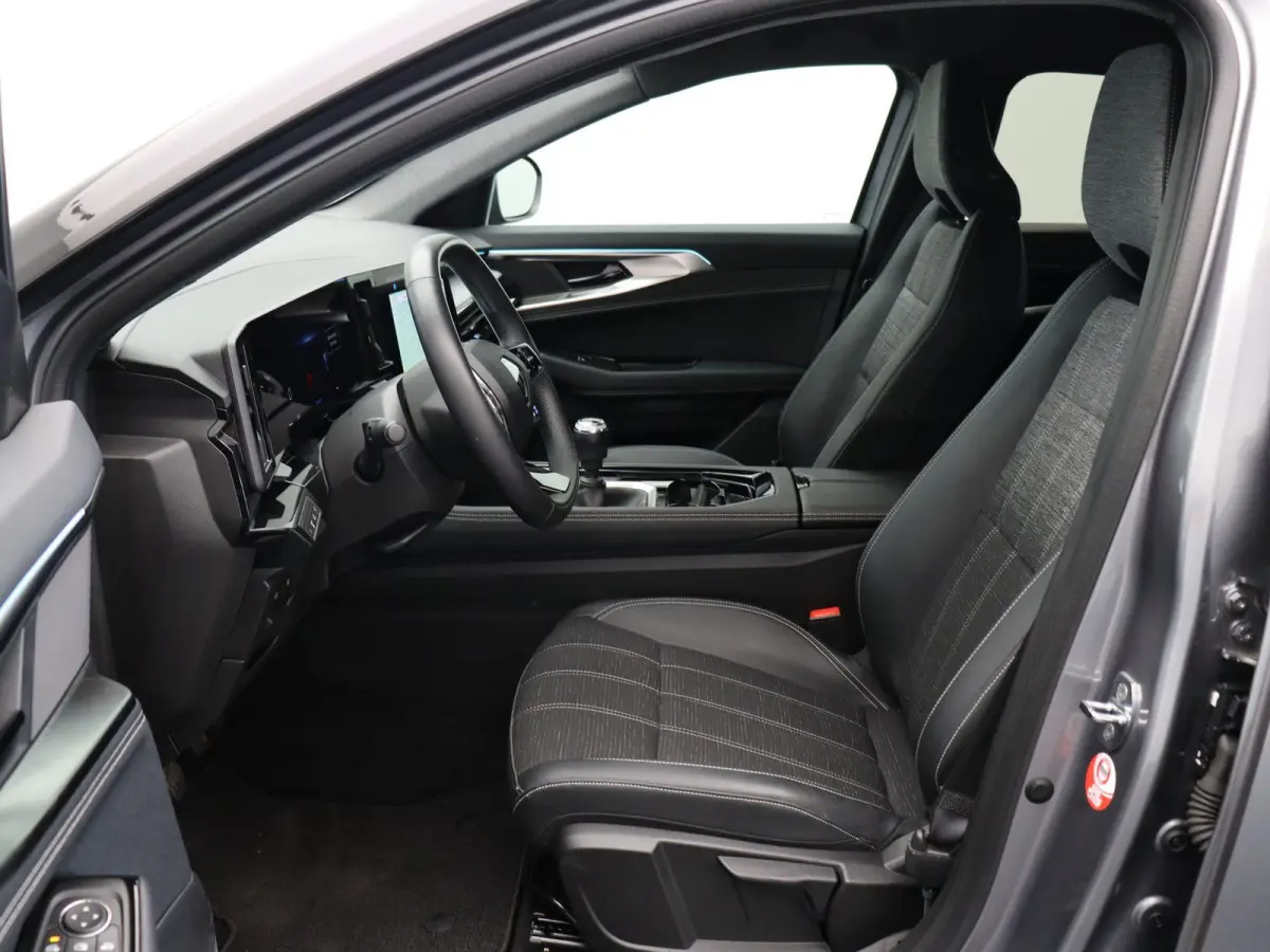 mild hybrid advanced 130pk techno | Trekhaak | 360 graden camera | Elektrisch verwarmbare voorruit | Dodehoekdetectie met correctie |