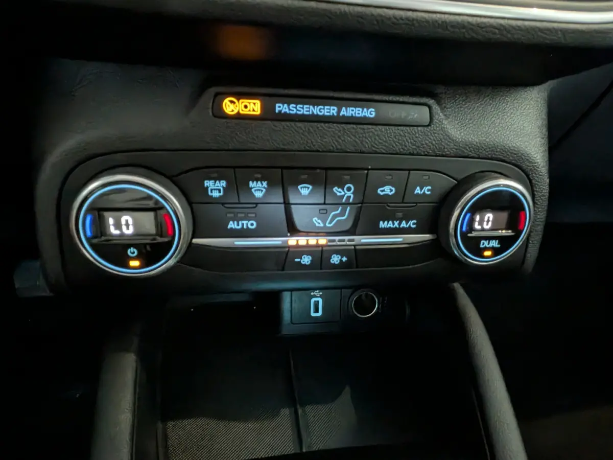 1.0 EcoBoost Titanium Business Automaat Apple Carplay, Trekhaak, Airco, Cruise Control