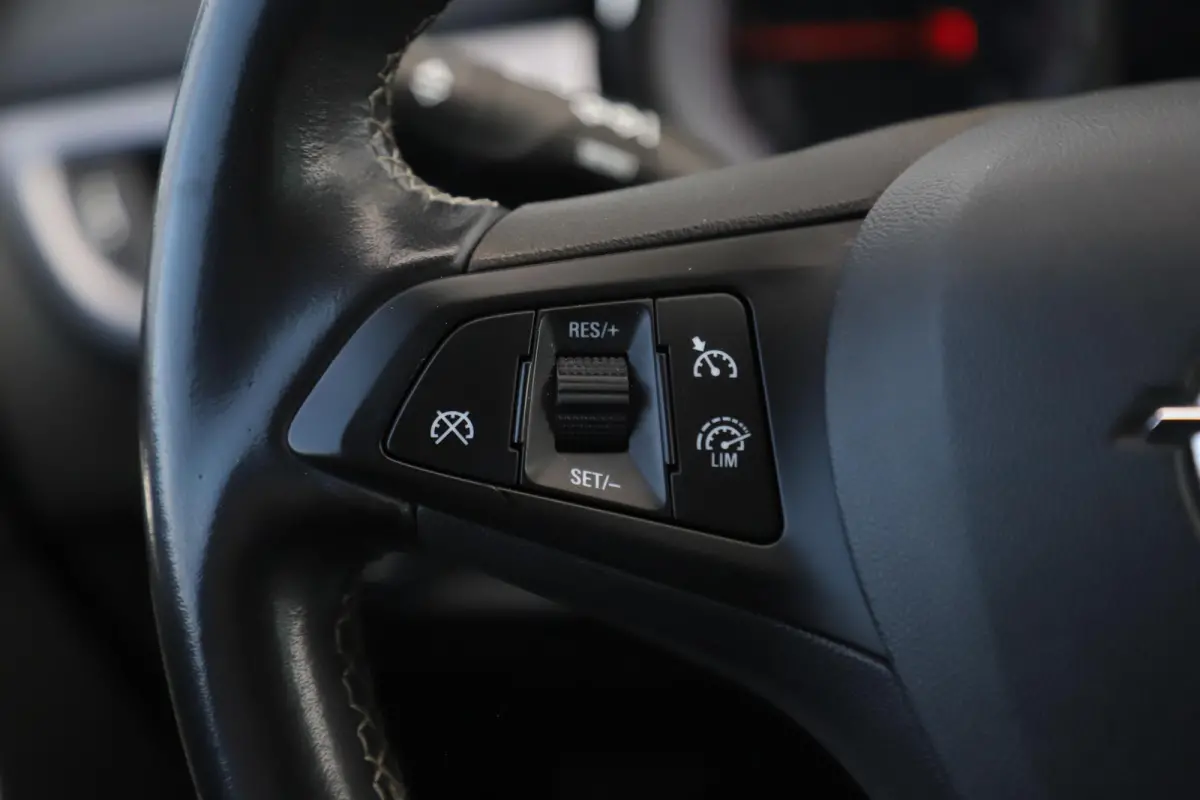 1.2 Business Edition 131PK Trekhaak LMV Navigatie Carplay Airco Cruise Parkeersensor