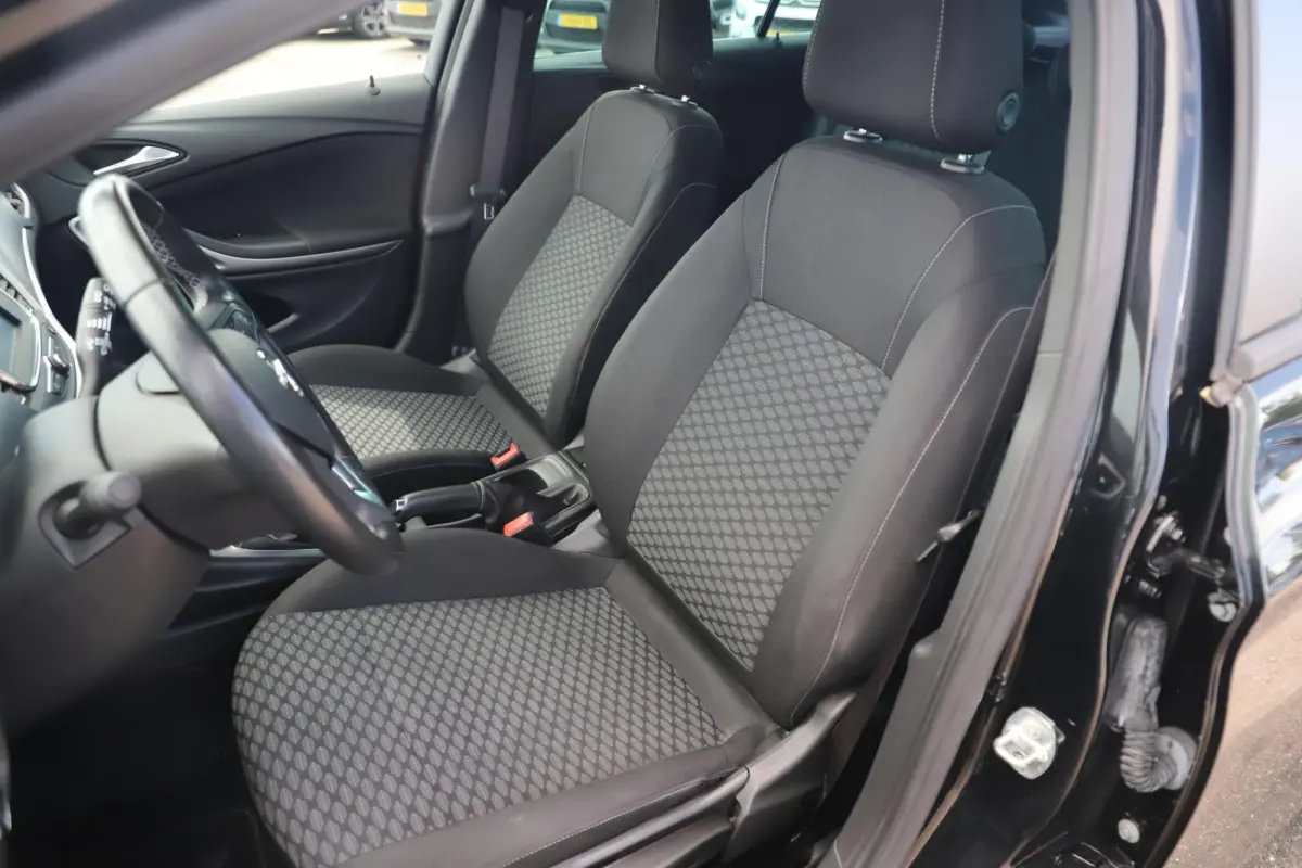 1.2 Business Edition 131PK Trekhaak LMV Navigatie Carplay Airco Cruise Parkeersensor