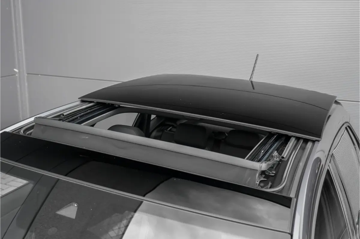 1.0 TSI R-Line Pano ACC Camera IQ Light Virtual 17"