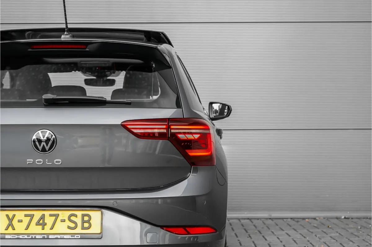 1.0 TSI R-Line Pano ACC Camera IQ Light Virtual 17"
