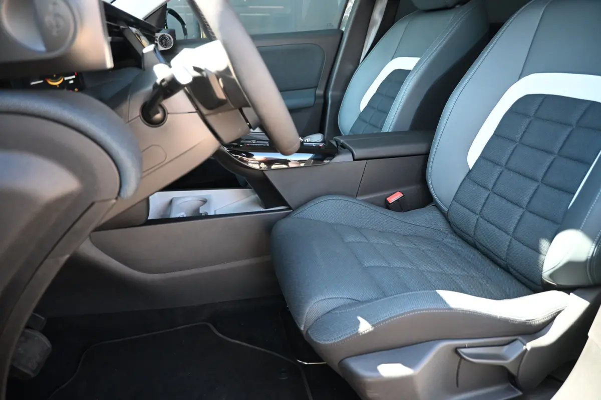 1.6 Plug-In Hybrid 195 Business Tot 8 Jaar Garantie! | 360 Camera | Adaptive Cruise | HeadUp-Display | Dodehoek-Detectie | Stuurverwarming | Elektr. Achterklep |