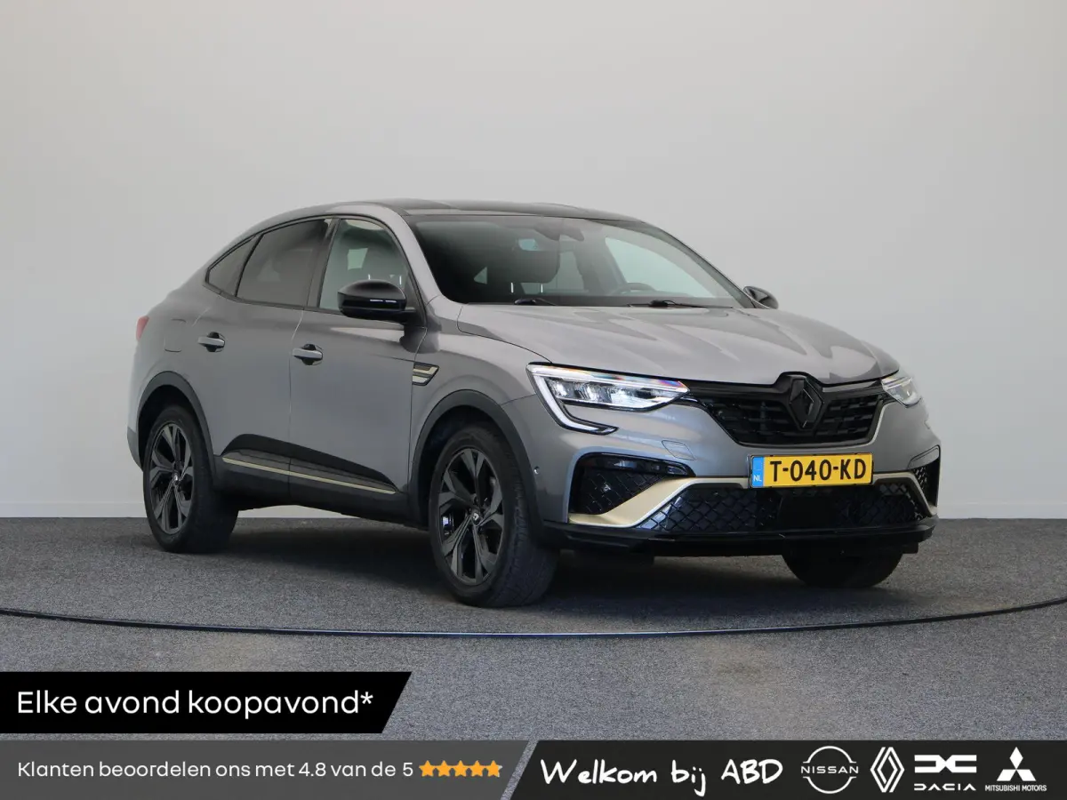 E-Tech hybrid 145pk E-Tech engineered | Trekhaak | Lane assist | Stoelverwarming | Elek. bedienbare stoelen |