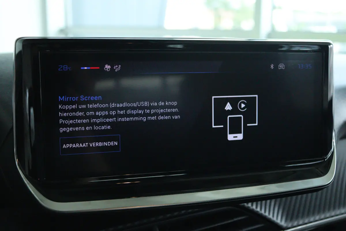 Hybrid 110PK Business ''OP AFSPRAAK'' | Cruise Control | Camera | Carplay | Navigatie | Airco |