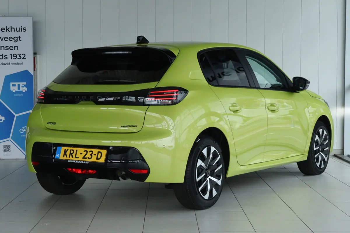 Hybrid 110PK Business ''OP AFSPRAAK'' | Cruise Control | Camera | Carplay | Navigatie | Airco |