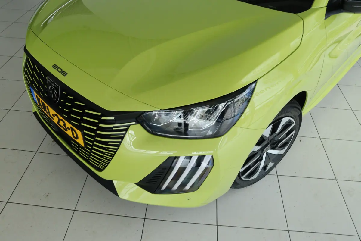 Hybrid 110PK Business ''OP AFSPRAAK'' | Cruise Control | Camera | Carplay | Navigatie | Airco |