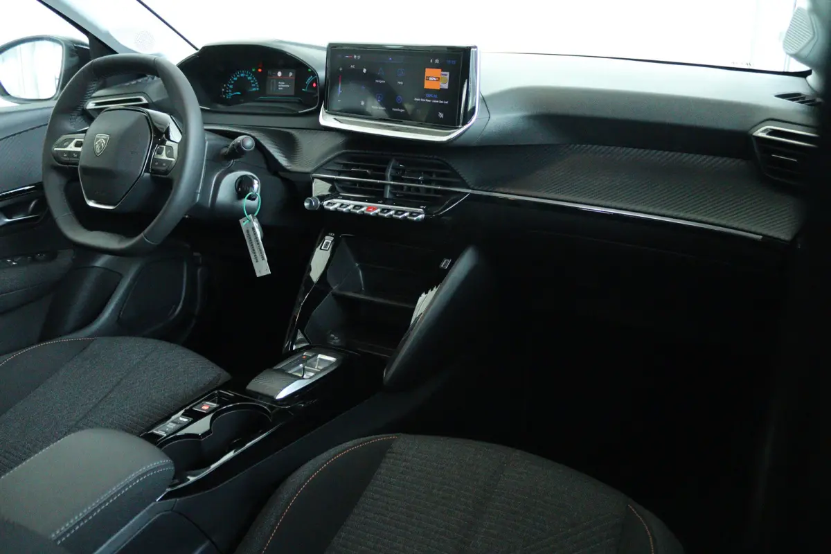 Hybrid 110PK Business ''OP AFSPRAAK'' | Cruise Control | Camera | Carplay | Navigatie | Airco |