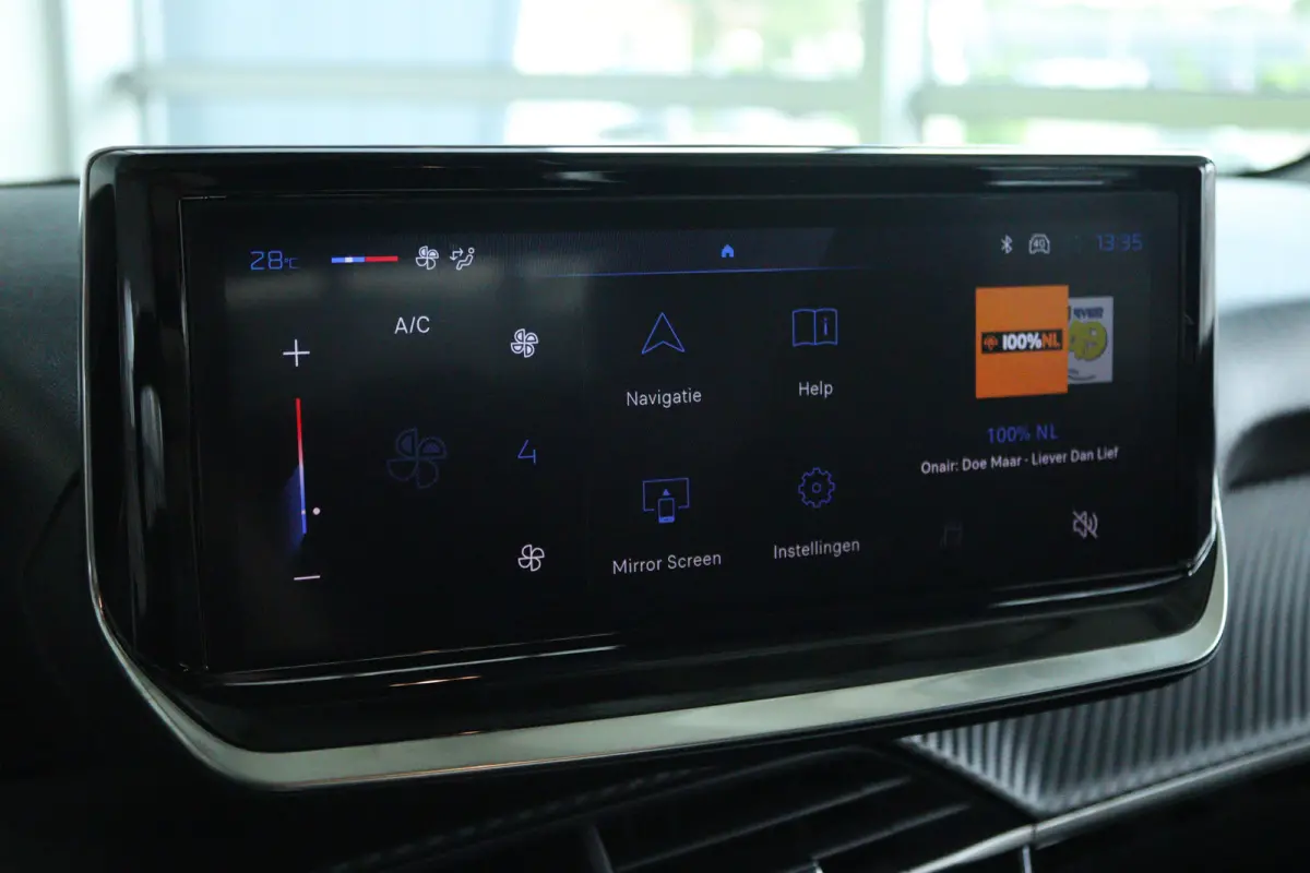 Hybrid 110PK Business ''OP AFSPRAAK'' | Cruise Control | Camera | Carplay | Navigatie | Airco |