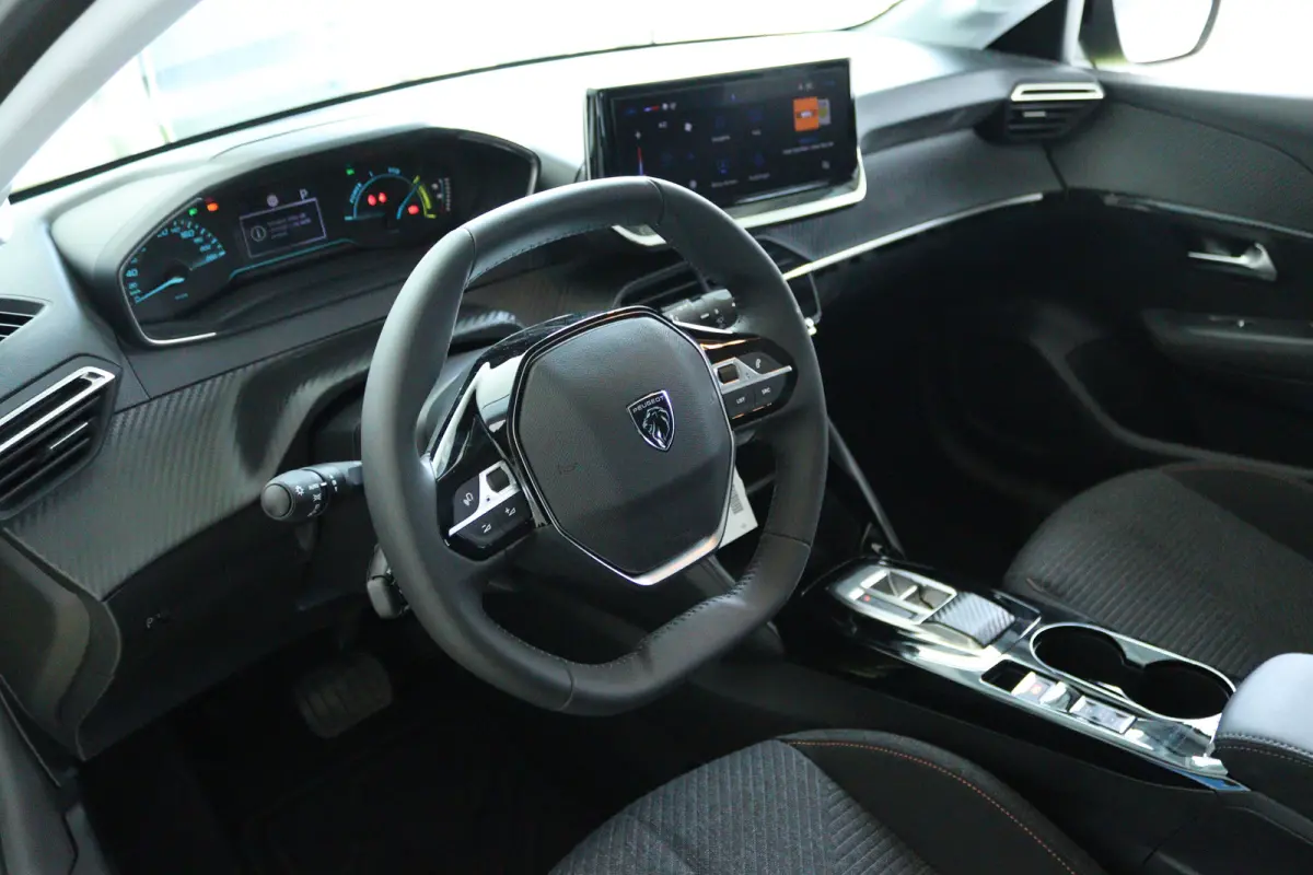 Hybrid 110PK Business ''OP AFSPRAAK'' | Cruise Control | Camera | Carplay | Navigatie | Airco |
