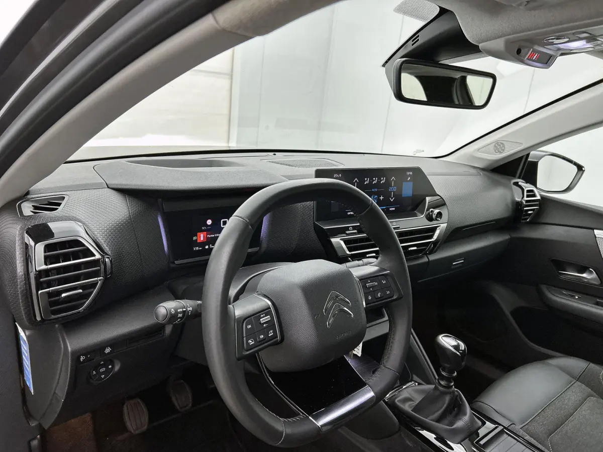 Feel Edition 130pk | Navigatie | Achteruitrijcamera | Climate Control | Cruise Control | Parkeersensoren | Head-up display | Led koplampen | Apple Carplay / Android Auto | Bluetooth | DAB+ r