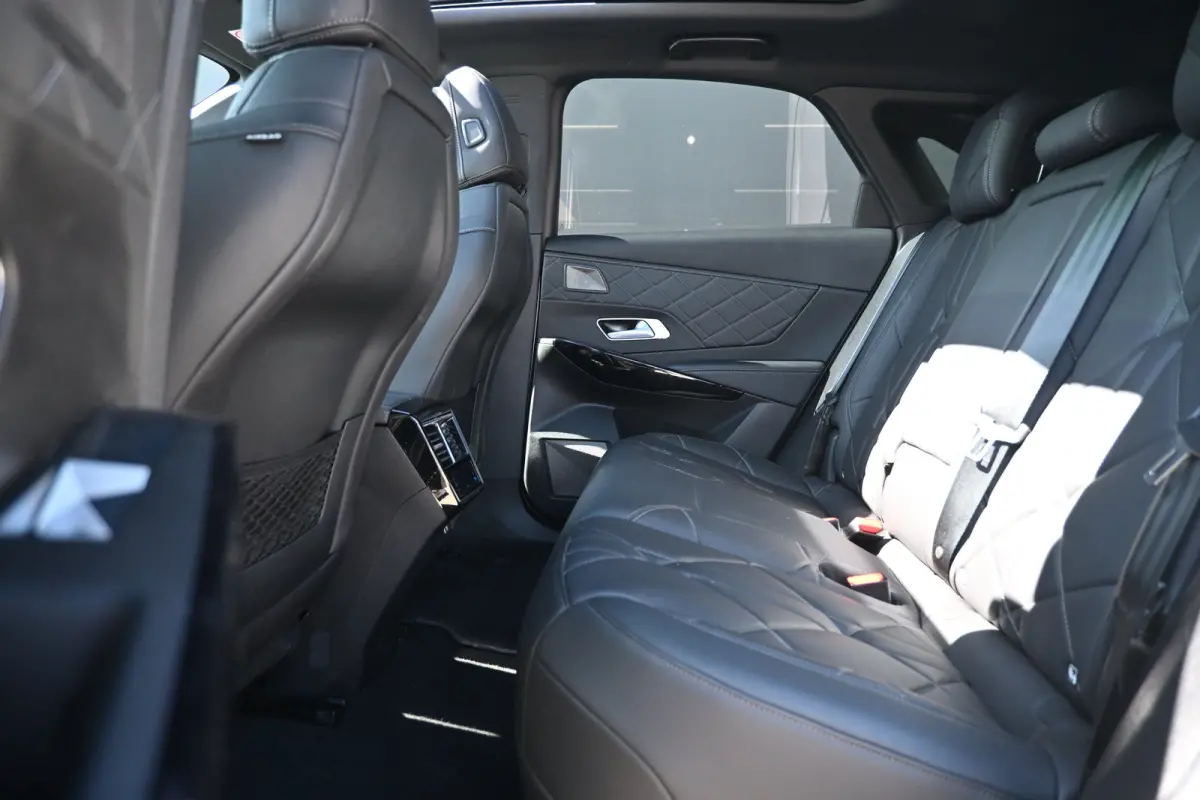 1.6 PHEV 300 4x4 Pallas | Schuif-/Kanteldak | Vol-Leder | Massage | Stuur/Stoelverwarming | Cruise Control Adaptief | Keyless-Entry | 7,4Kw Lader |