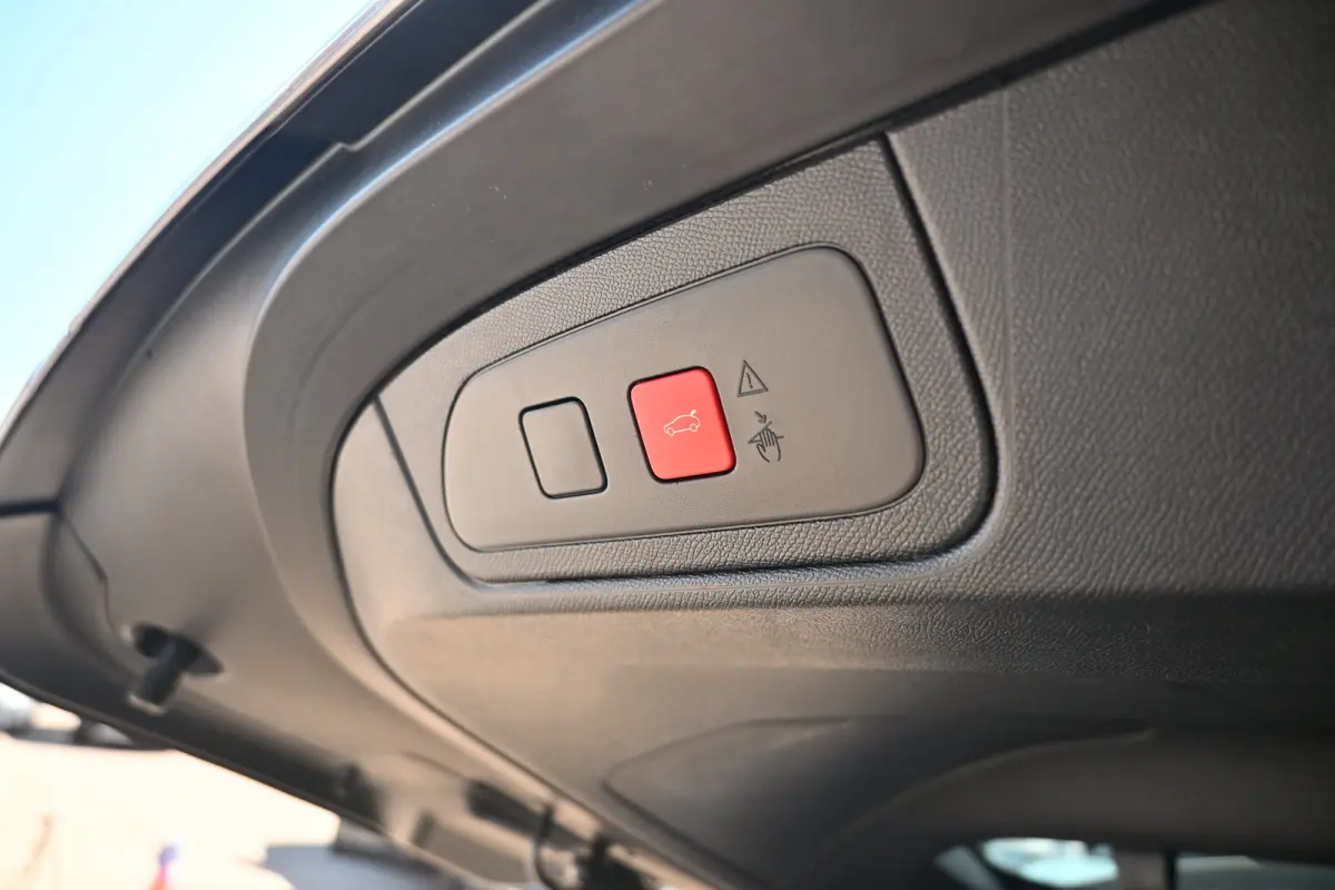 1.6 PHEV 300 4x4 Pallas | Schuif-/Kanteldak | Vol-Leder | Massage | Stuur/Stoelverwarming | Cruise Control Adaptief | Keyless-Entry | 7,4Kw Lader |