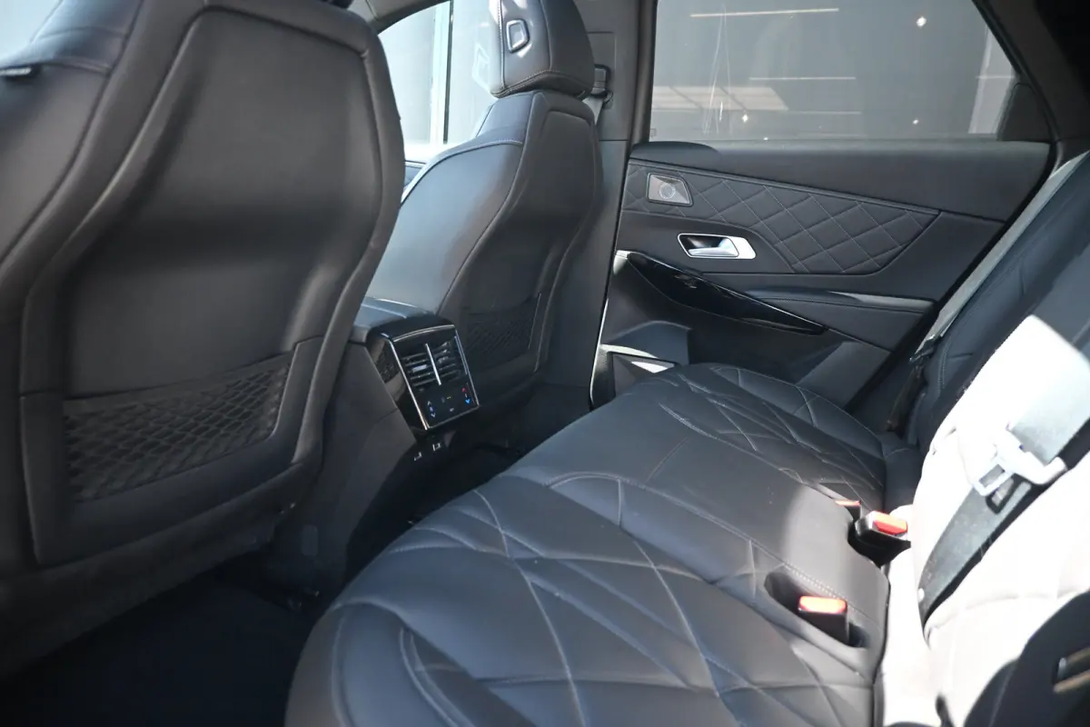 1.6 PHEV 300 4x4 Pallas | Schuif-/Kanteldak | Vol-Leder | Massage | Stuur/Stoelverwarming | Cruise Control Adaptief | Keyless-Entry | 7,4Kw Lader |