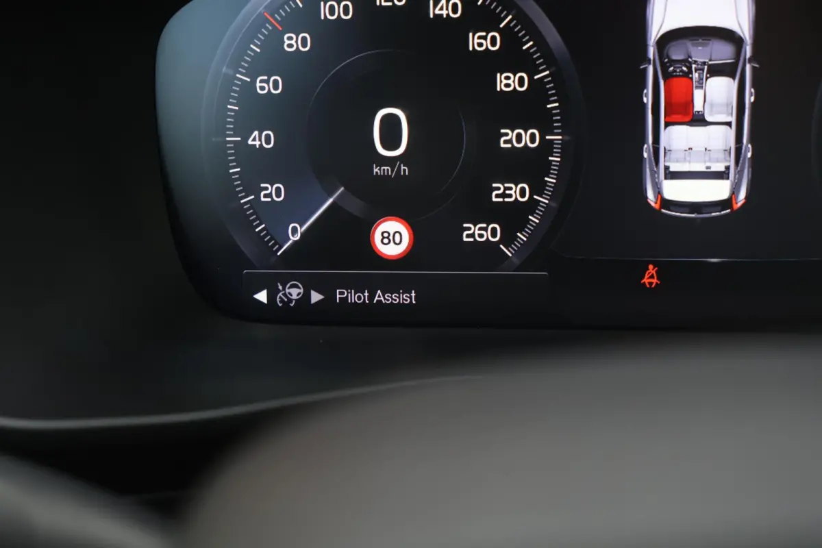 T5 Ultimate Dark | Stoelverwarming | 360° Camera | Pilot Assist | BLIS | H/K | Leder | Keyless