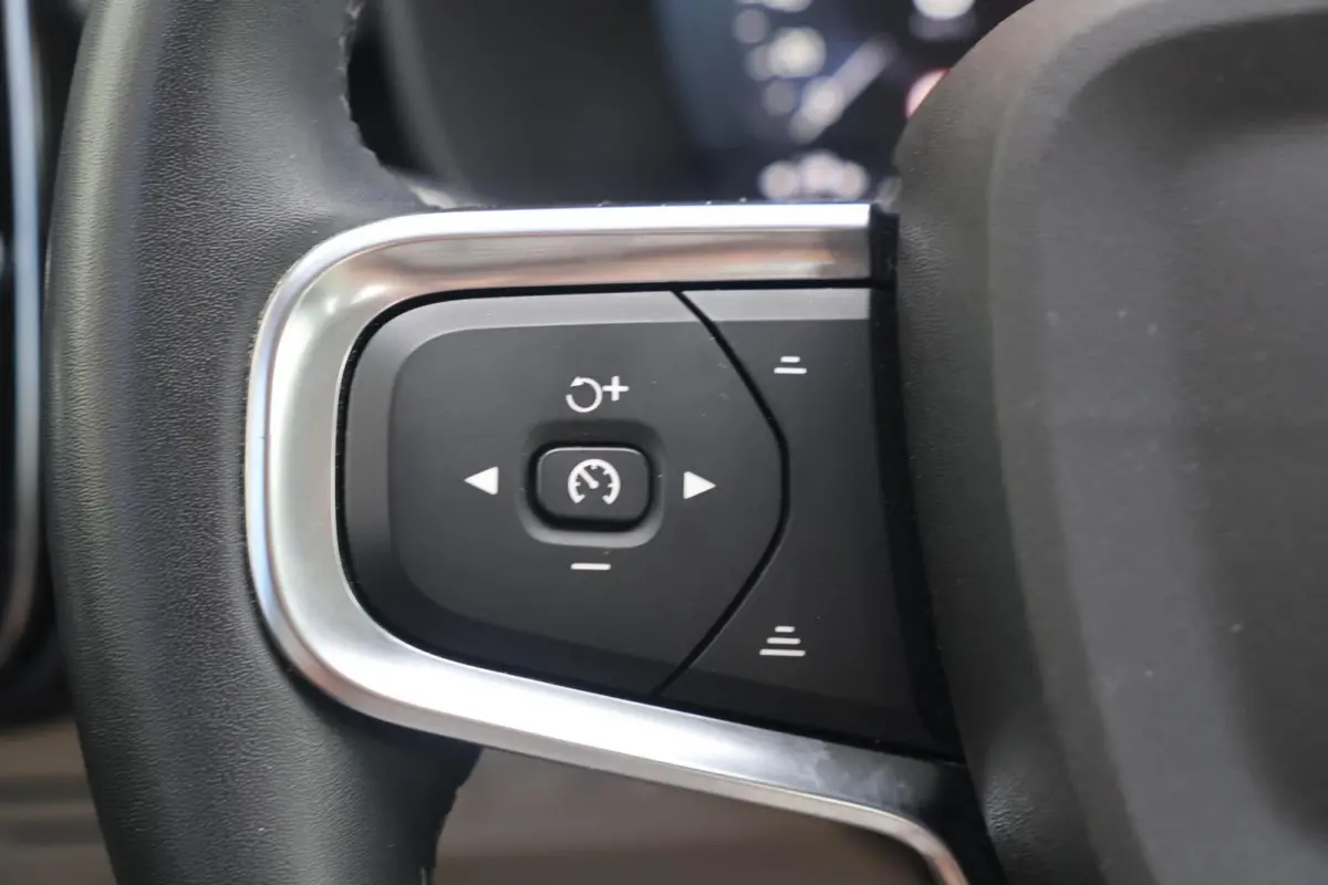 T5 Ultimate Dark | Stoelverwarming | 360° Camera | Pilot Assist | BLIS | H/K | Leder | Keyless