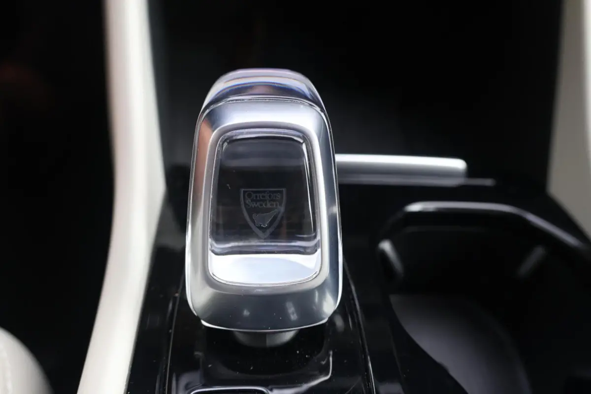 T5 Ultimate Dark | Stoelverwarming | 360° Camera | Pilot Assist | BLIS | H/K | Leder | Keyless