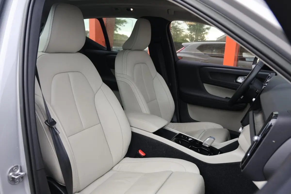 T5 Ultimate Dark | Stoelverwarming | 360° Camera | Pilot Assist | BLIS | H/K | Leder | Keyless
